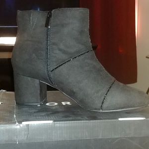 Ladies size 13 boots